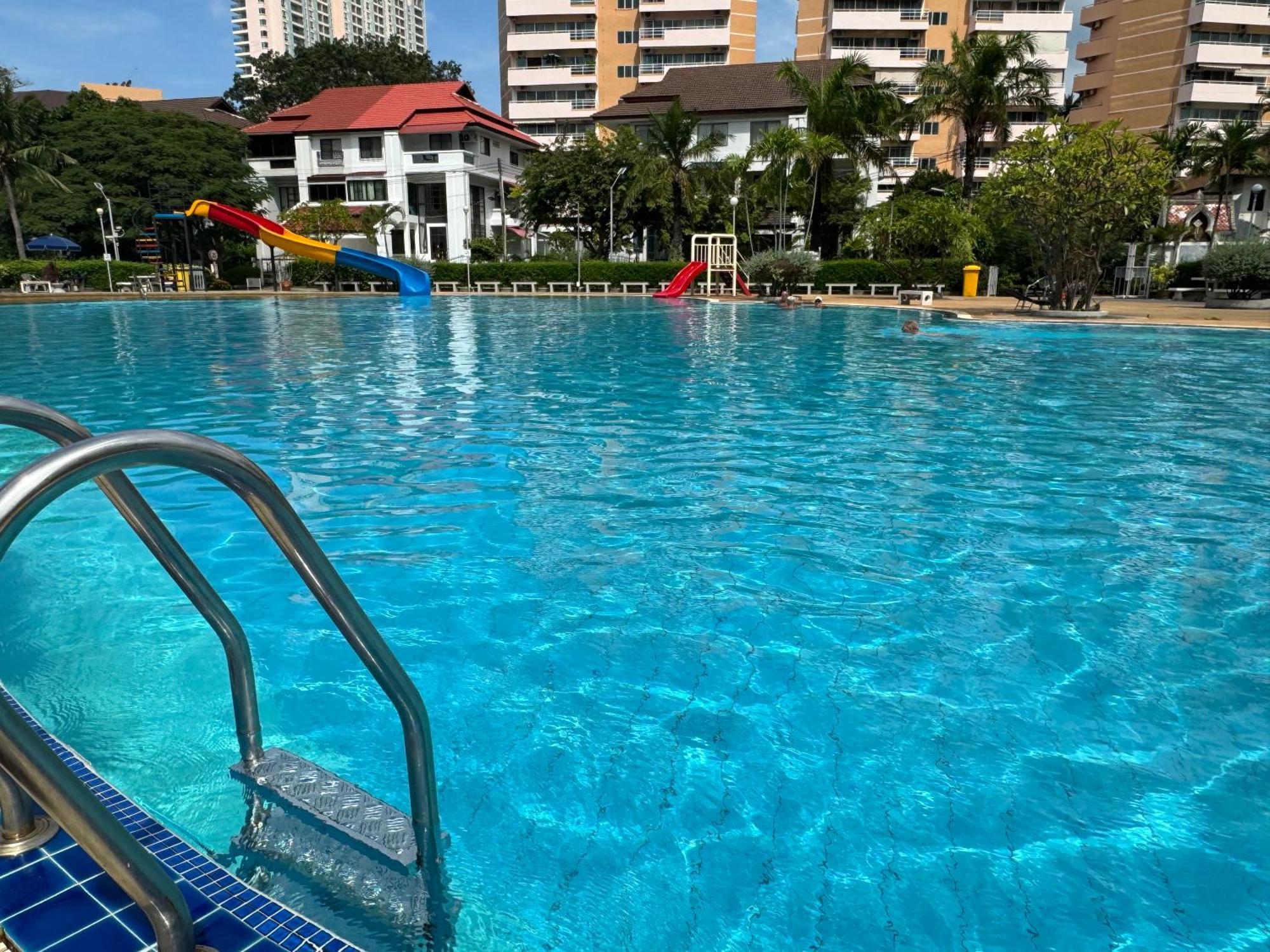 Mina 美景公寓酒店 Pattaya Exterior photo